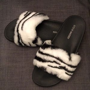 Steve Madden Softey furry zebra slides